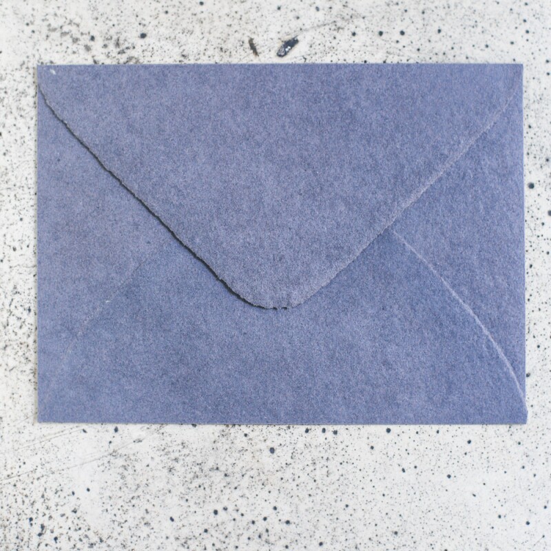Бумага ручного литья Classic Perfection, конверт с треугольным клапаном 13х18 (Синий)